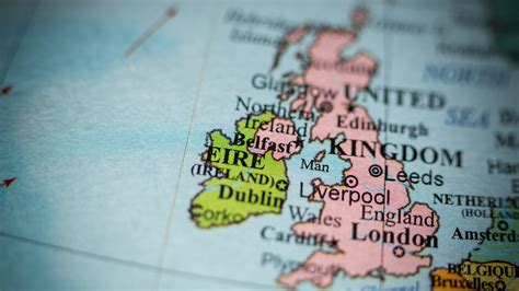 why is northern ireland separate from ireland.